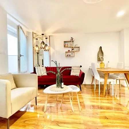 Le Rosacker - Proche Centre Ville Et Gare - Terrasse - Parking Gratuit - 2 Chambres - 2 Salles D'Eau - Netflix - A 10 Min Du Marche De Noel