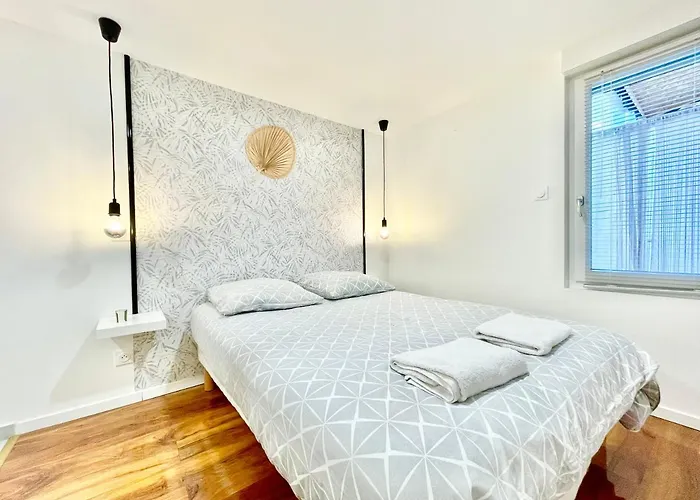 Le Rosacker - Proche Centre Et Gare - Terrasse - Parking Gratuit 2 Places - 2 - 2 Salles De Bain - Netflix Apartment Colmar