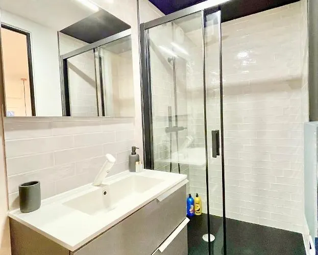 Le Rosacker - Proche Centre Et Gare - Terrasse - Parking Gratuit 2 Places - 2 - 2 Salles De Bain - Netflix Apartment *